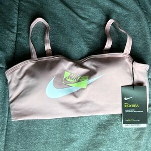 NWT Nike sports Indy bra
